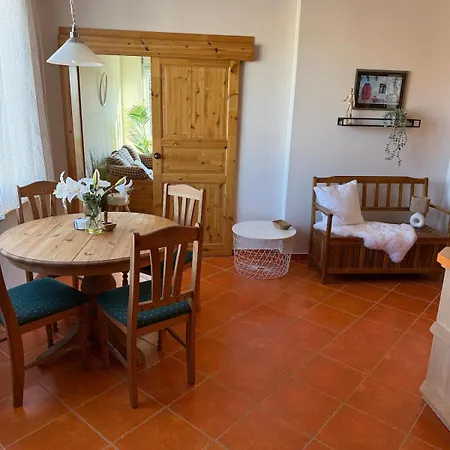 Bright, Bold, And Totally Cozy! Apartmán Karlovy Vary