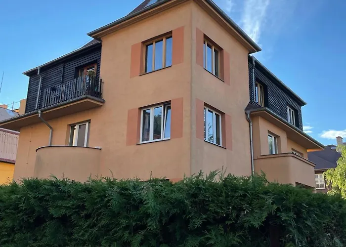Vary Haus *